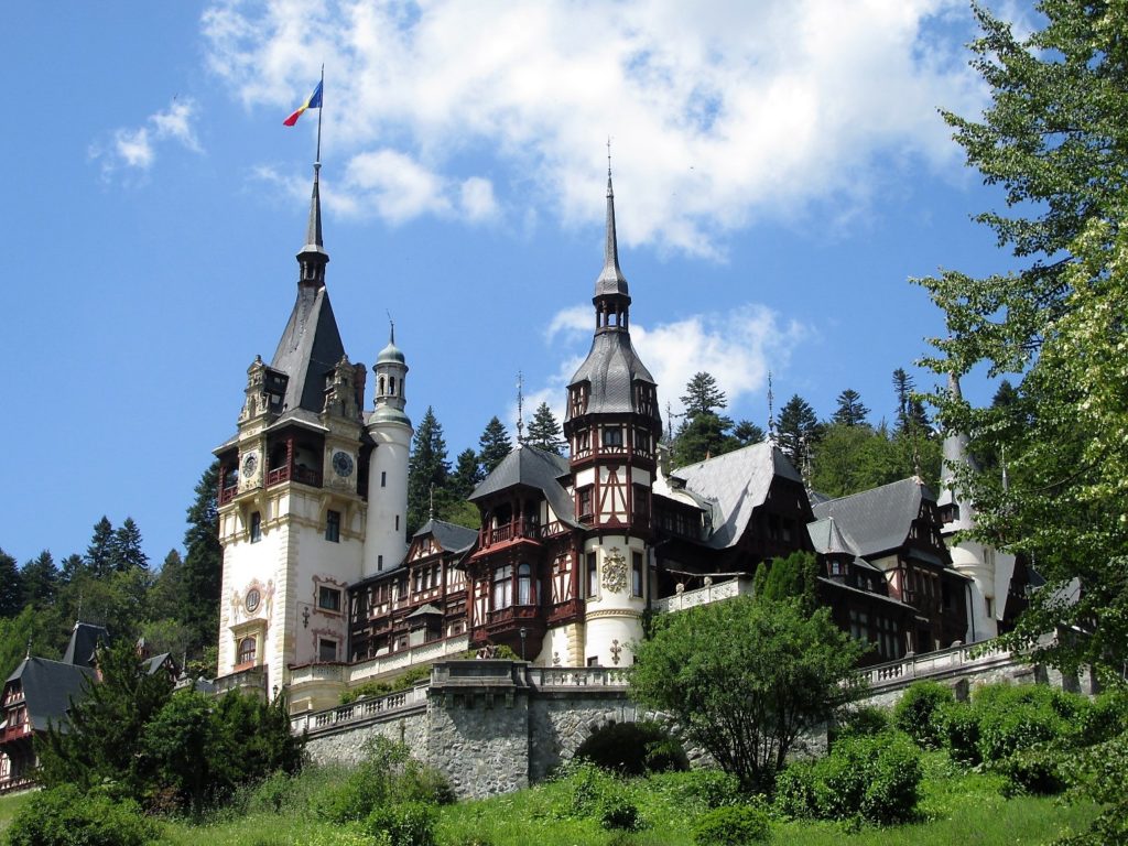 Romania la piccola Europa. Transilvania Bucovina Bucarest. Sinaia. Castello di Peleș