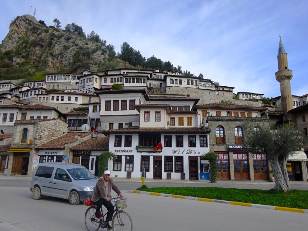 Viaggiare i Balcani: Albania aprile 2024